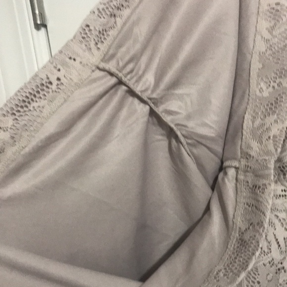 SIMONTONSays size 1X lace cowl neck top with lining NWOT - Picture 5 of 5